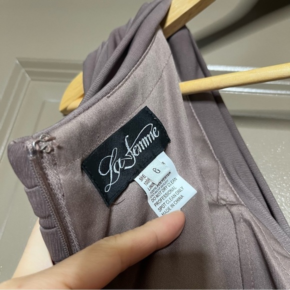 LA FEMME Ruched Jersey Column Gown Cocoa Brown - Picture 6 of 7